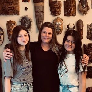 Meet your Posher, Crystal